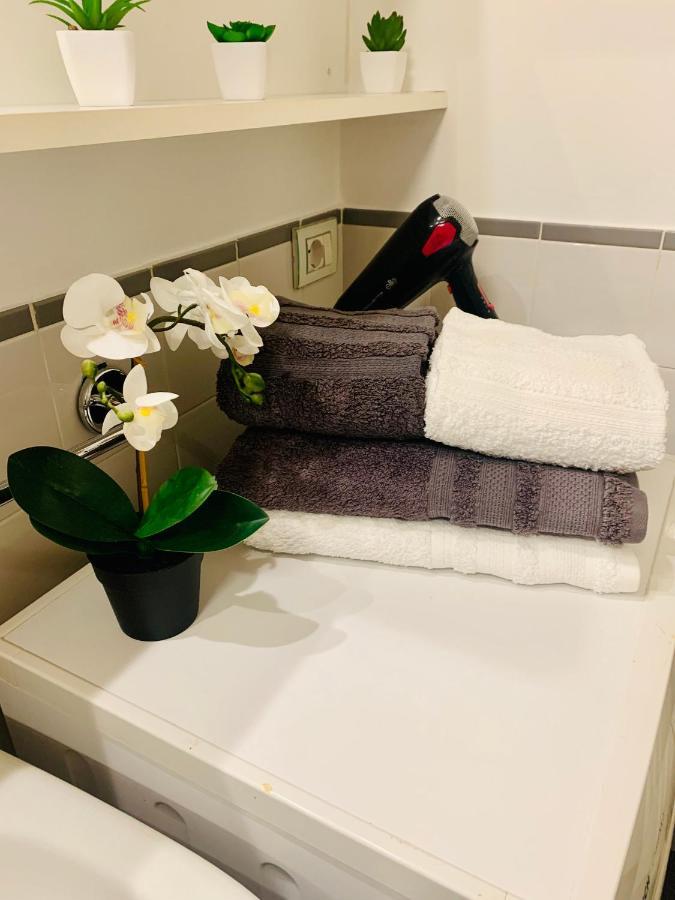 Cozy Apartment Center Bergamo Bagian luar foto