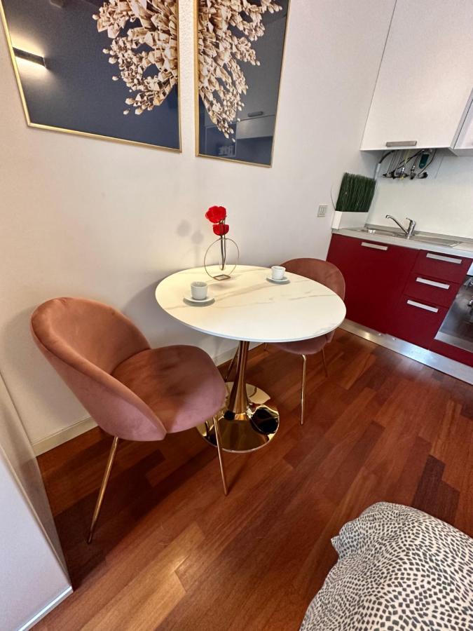 Cozy Apartment Center Bergamo Bagian luar foto