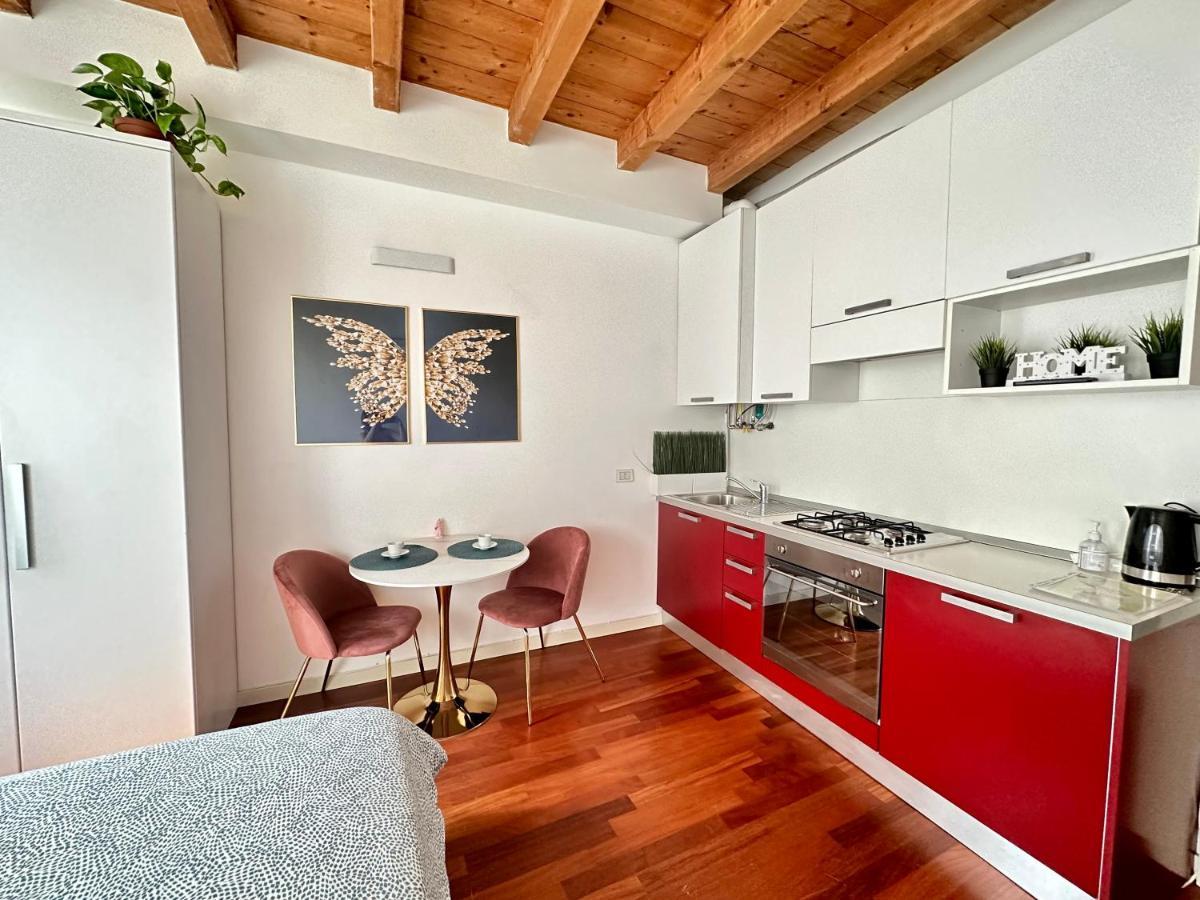Cozy Apartment Center Bergamo Bagian luar foto