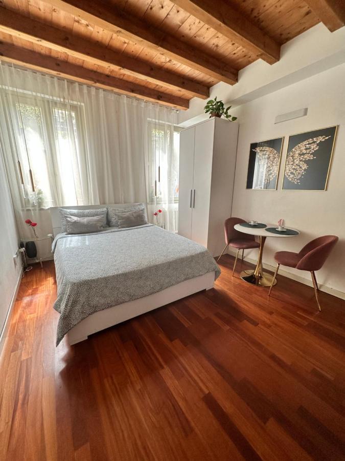 Cozy Apartment Center Bergamo Bagian luar foto