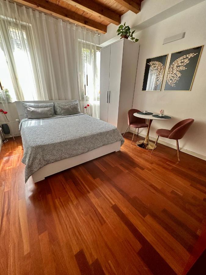 Cozy Apartment Center Bergamo Bagian luar foto